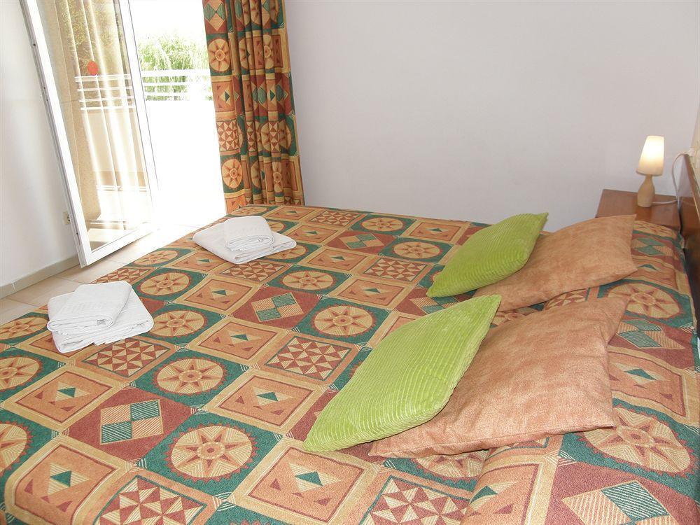 Apartamentos Miami 레스타르티트 외부 사진
