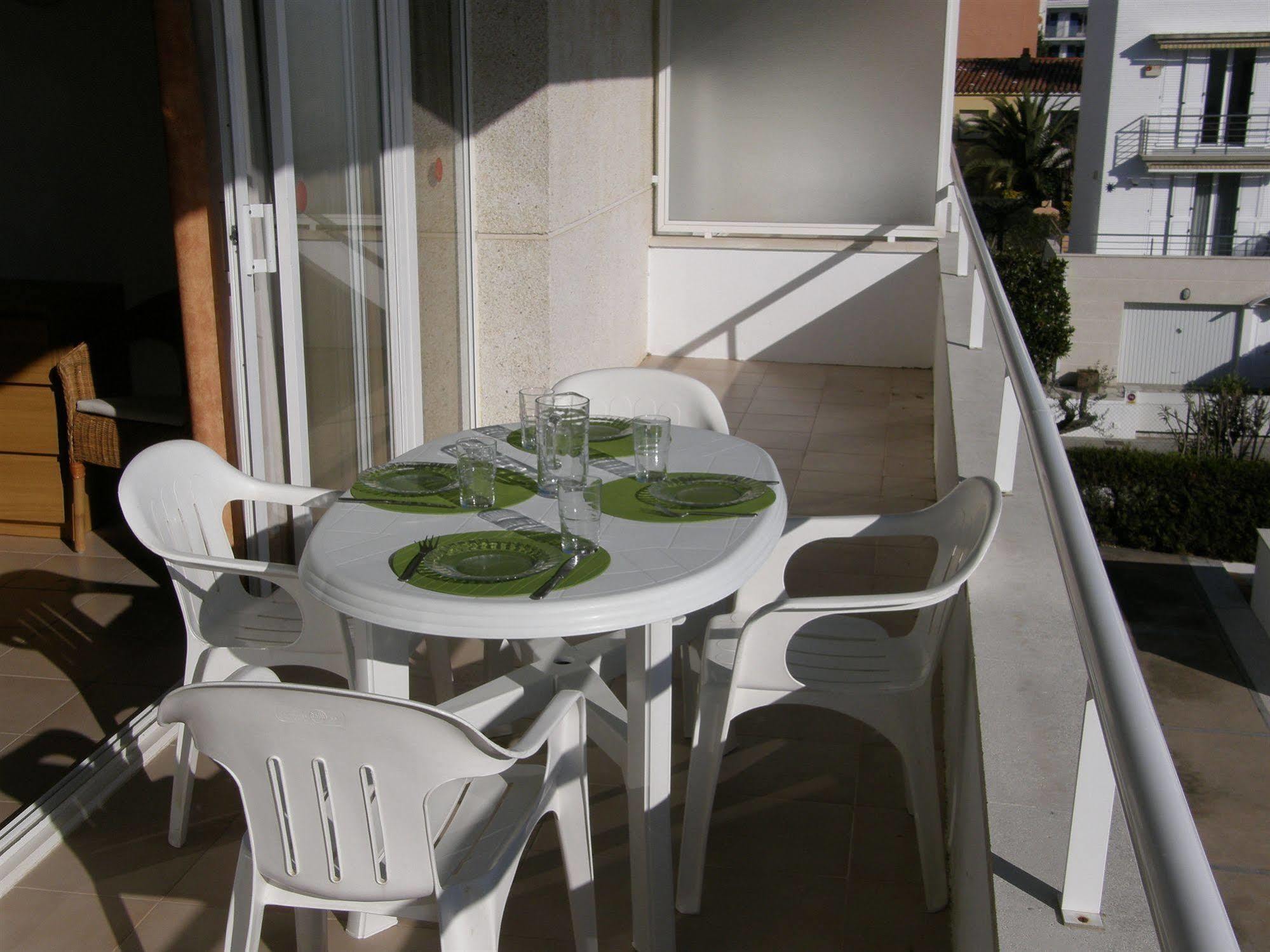 Apartamentos Miami 레스타르티트 외부 사진
