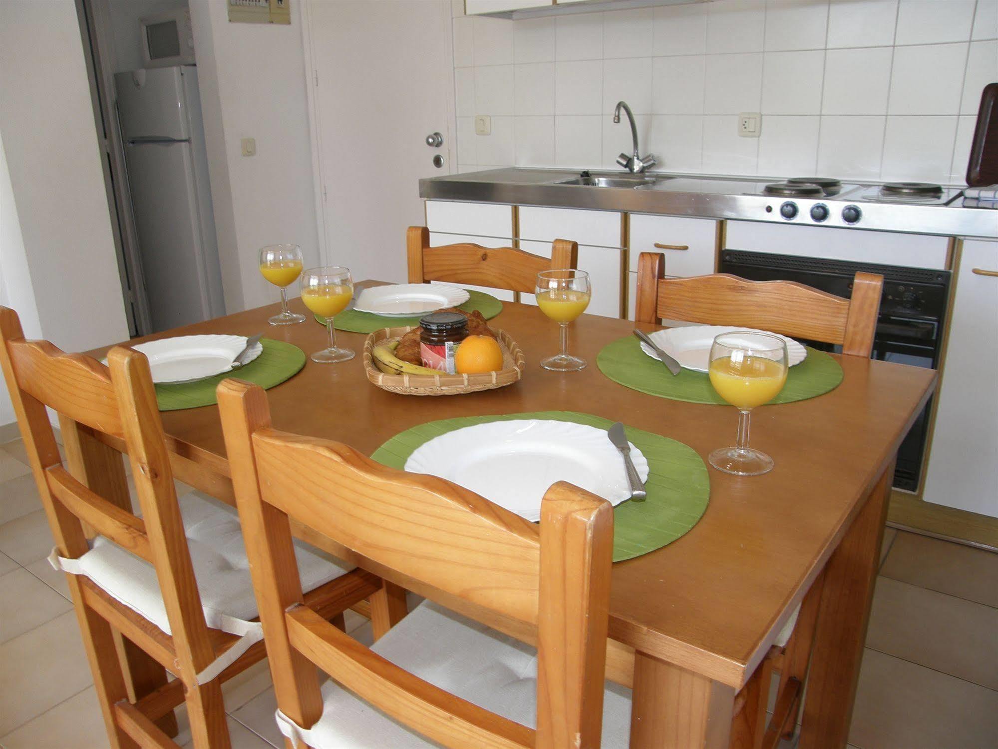 Apartamentos Miami 레스타르티트 외부 사진
